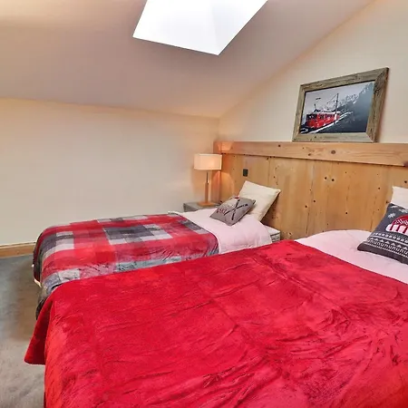 Superbe Duplex 5p Meribel - Skis Aux Pieds, 8-10 Pers, Animaux Acceptes - Fr-1-182-246 Apartment *